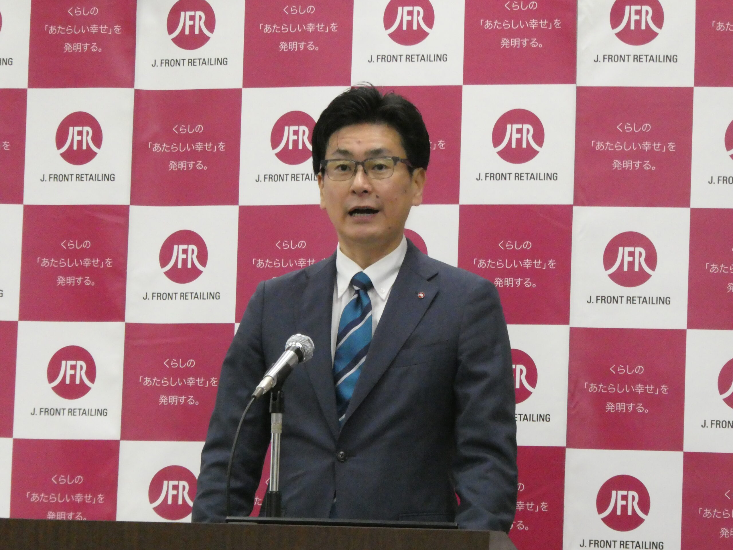 J.フロント、経営陣の大胆な若返りは「不透明な時代」への布石